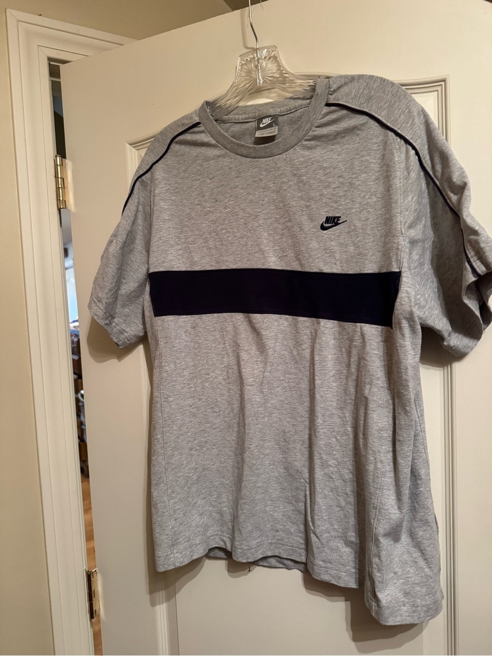 Vintage 90’s Nike Embroidered Striped Grey & Navy Blue T-Shirt Size Large